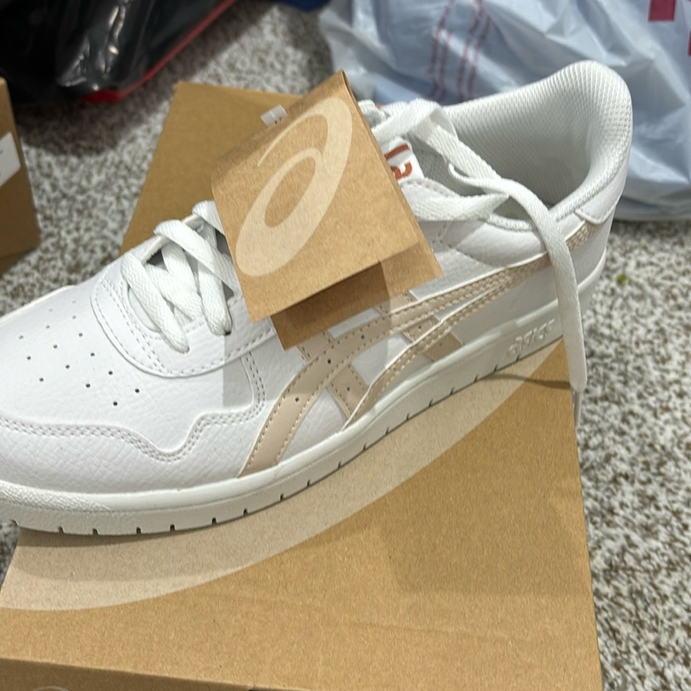 ASICS Women's White and Gold Sneakers